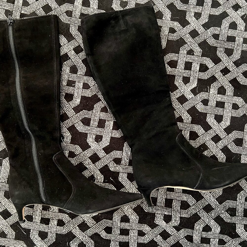 Isaac black suede boots